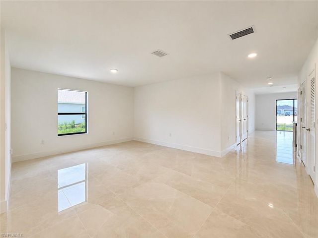 3709 7th ST SW, Lehigh Acres, FL 33971