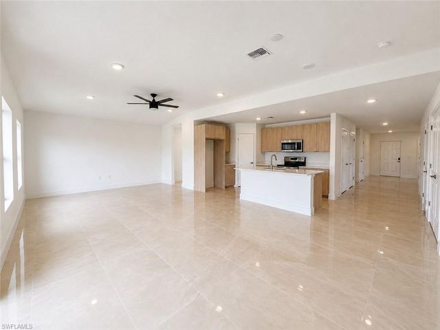 3709 7th ST SW, Lehigh Acres, FL 33971