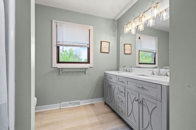 205 NW Applewood Street, Ankeny, IA 50023