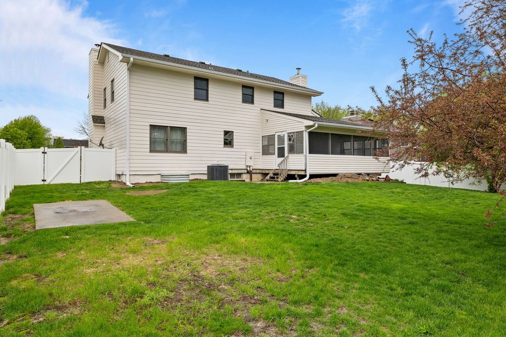 205 NW Applewood Street, Ankeny, IA 50023