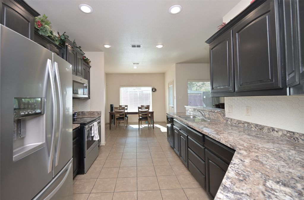 3000 Mitchell Court, Arlington, TX 76010 — photo 5