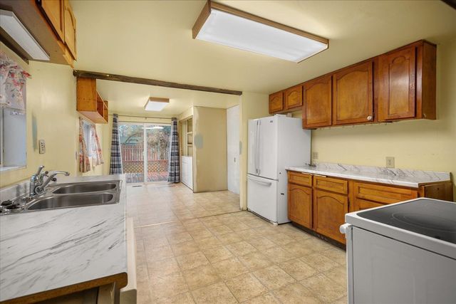 2424 E Mission Ave, Spokane, WA 99202