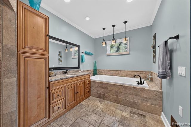 2660 Scenic Meadows Drive, Ortonville, MI 48462