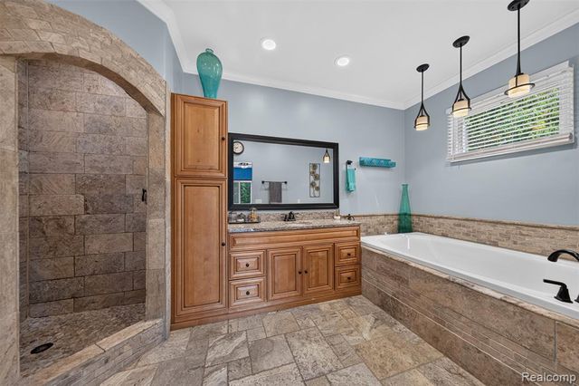 2660 Scenic Meadows Drive, Ortonville, MI 48462