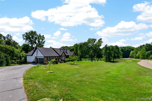 2660 Scenic Meadows Drive, Ortonville, MI 48462