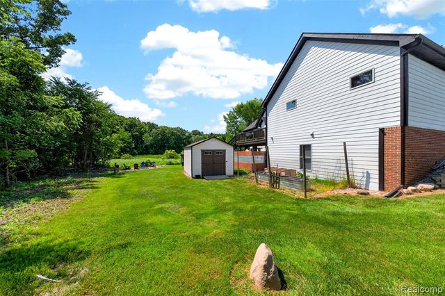 2660 Scenic Meadows Drive, Ortonville, MI 48462