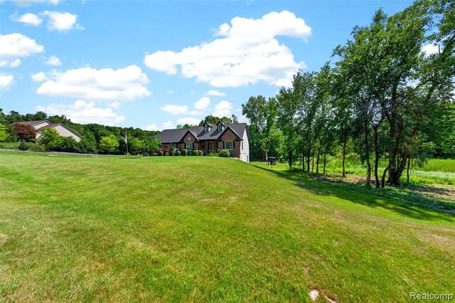 2660 Scenic Meadows Drive, Ortonville, MI 48462