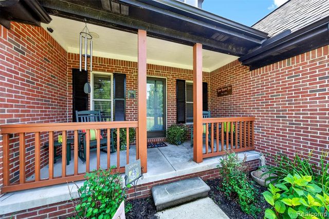 2660 Scenic Meadows Drive, Ortonville, MI 48462