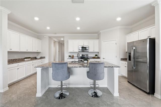 4374 Bismark WAY, Naples, FL 34119