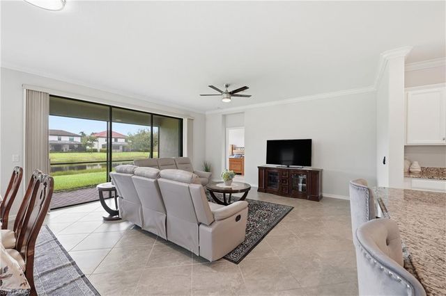 4374 Bismark WAY, Naples, FL 34119