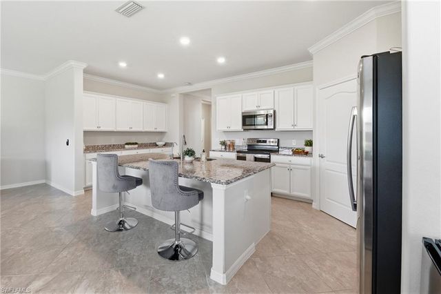 4374 Bismark WAY, Naples, FL 34119
