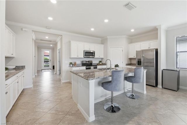4374 Bismark WAY, Naples, FL 34119