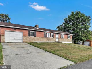 425 W JOHN ST, Frackville, PA 17931
