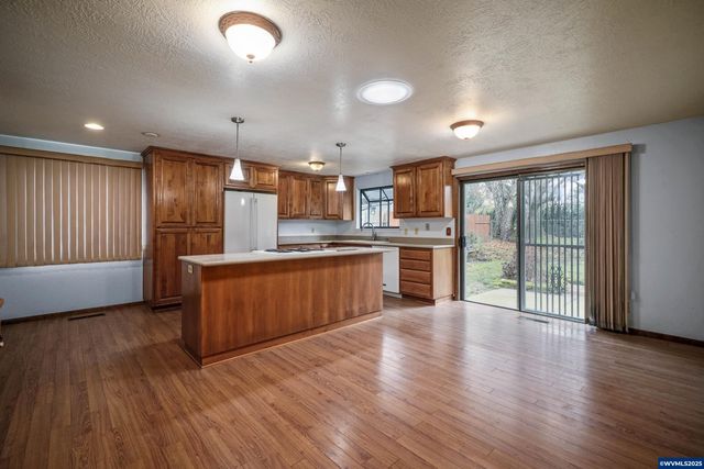 7009 Nottingham Dr NE, Keizer, OR 97303