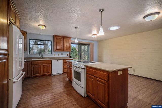 7009 Nottingham Dr NE, Keizer, OR 97303