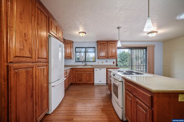 7009 Nottingham Dr NE, Keizer, OR 97303