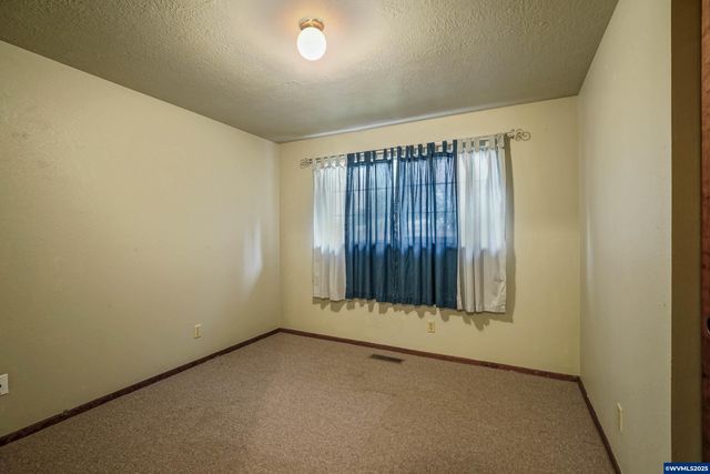 7009 Nottingham Dr NE, Keizer, OR 97303