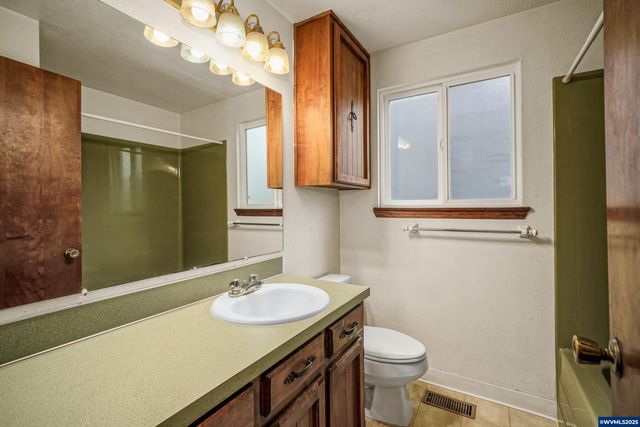 7009 Nottingham Dr NE, Keizer, OR 97303