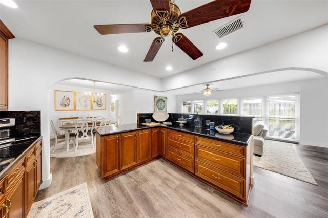 2133 Coral Gardens Dr, Wilton Manors, FL 33306