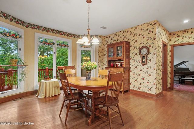14701 Forest Creek Way, Louisville, KY 40245
