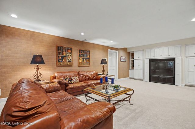 14701 Forest Creek Way, Louisville, KY 40245
