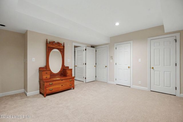 14701 Forest Creek Way, Louisville, KY 40245