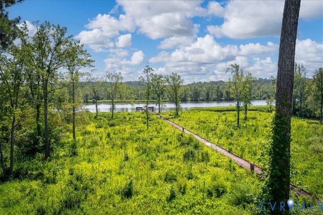 301 Waterfront Dr, Colonial Heights, VA 23834