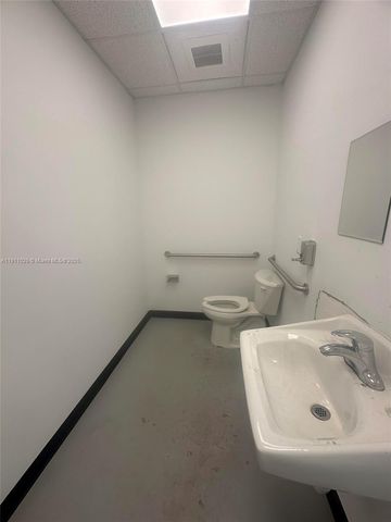 9 N Dixie Hwy, Hallandale Beach, FL 33009