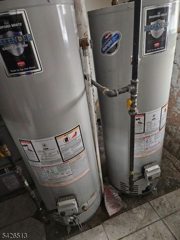 27 Wolf Pl, Irvington Twp., NJ 07111