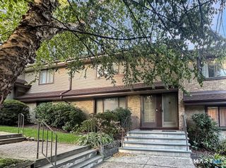 2437 Bedford Street C18, Stamford, CT 06905