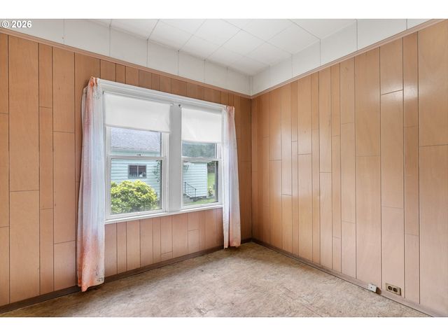 5520 Se ALDERCREST Rd, Milwaukie, OR 97222