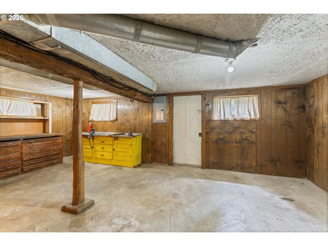 5520 Se ALDERCREST Rd, Milwaukie, OR 97222