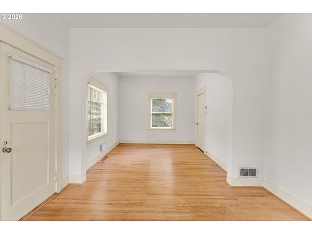 5520 Se ALDERCREST Rd, Milwaukie, OR 97222