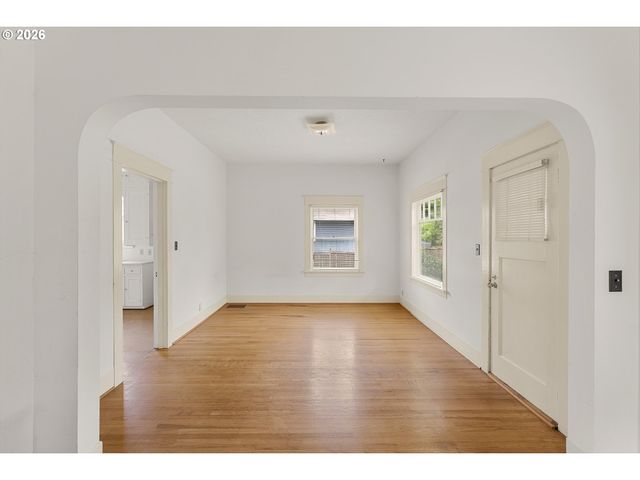 5520 Se ALDERCREST Rd, Milwaukie, OR 97222