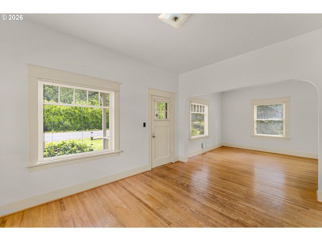 5520 Se ALDERCREST Rd, Milwaukie, OR 97222