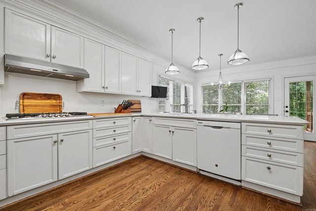 32 Chimney Sweep Lane, Little Rock, AR 72212