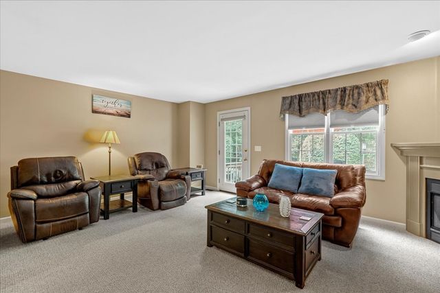 20 Waltham Dr 20, Plainville, MA 02762