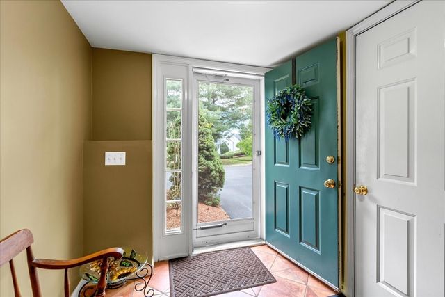 20 Waltham Dr 20, Plainville, MA 02762