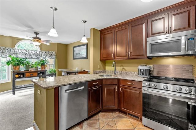 20 Waltham Dr 20, Plainville, MA 02762