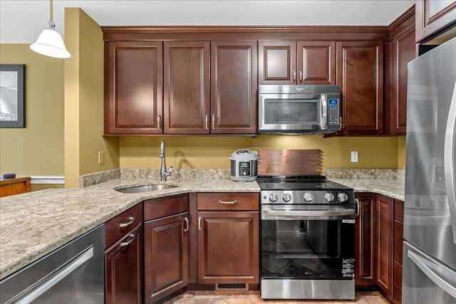 20 Waltham Dr 20, Plainville, MA 02762