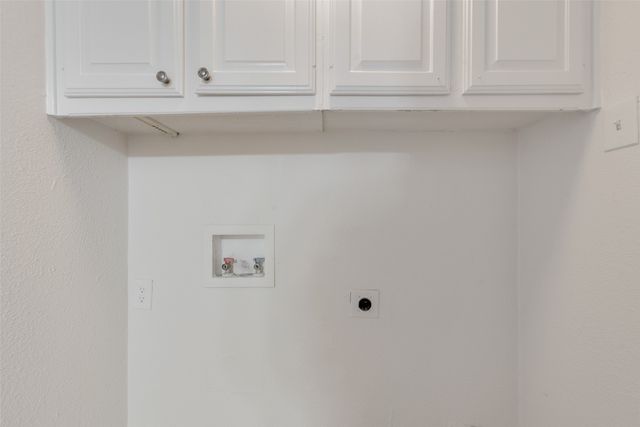 3205 Whispering Oak, Farmers Branch, TX 75234