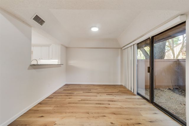 3205 Whispering Oak, Farmers Branch, TX 75234