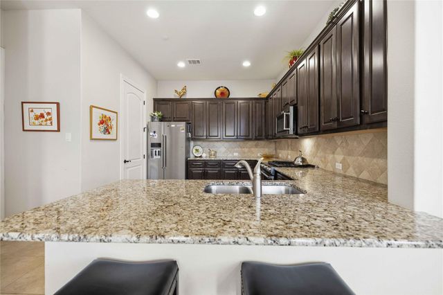 110 Lucia CIR 1, Lakeway, TX 78734