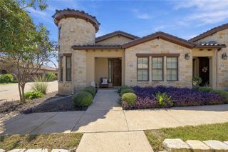 110 Lucia CIR 1, Lakeway, TX 78734
