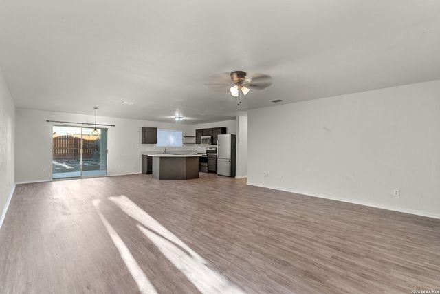 416 Hinge Falls, Cibolo, TX 78108