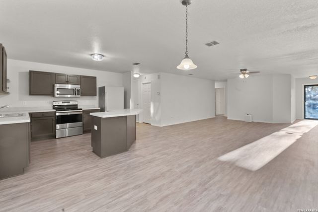 416 Hinge Falls, Cibolo, TX 78108