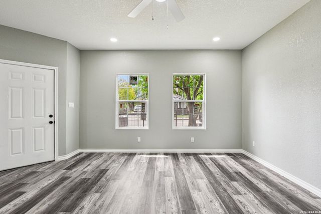 1229 Flanders Ave., San Antonio, TX 78211