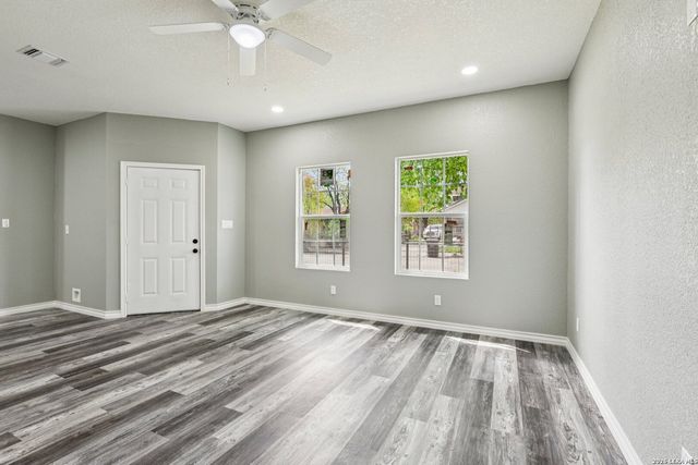 1229 Flanders Ave., San Antonio, TX 78211