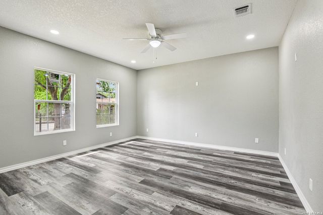 1229 Flanders Ave., San Antonio, TX 78211