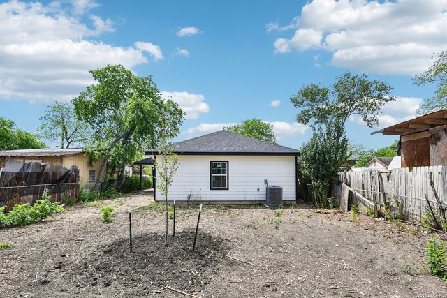 1229 Flanders Ave., San Antonio, TX 78211